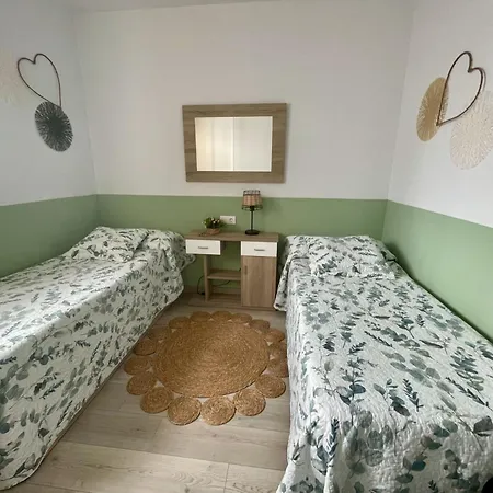 Apartment 2 Bed Flat - Sleeps 4 - Pool - Parking - Wifi Estepona